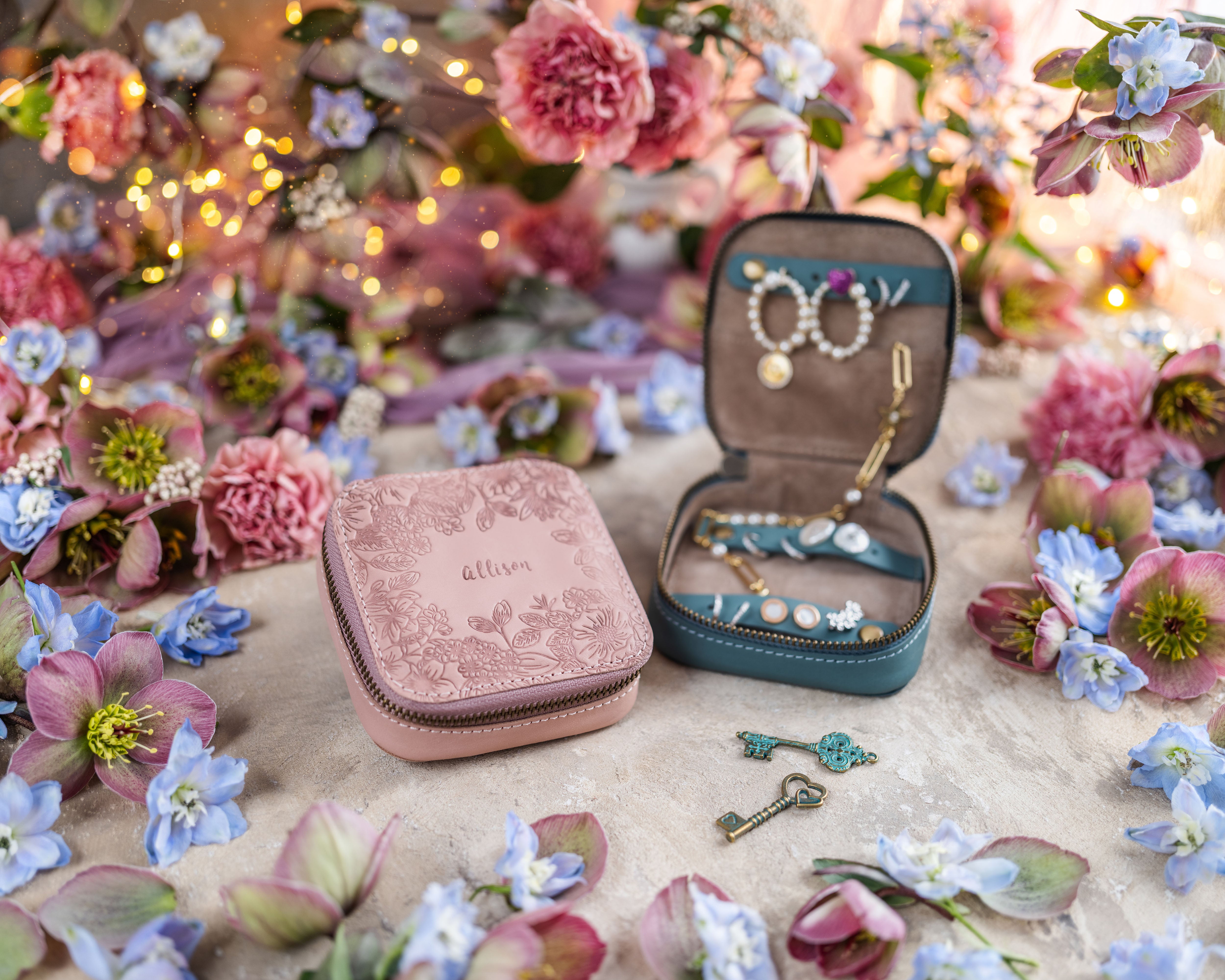 Personalized leather jewelry box