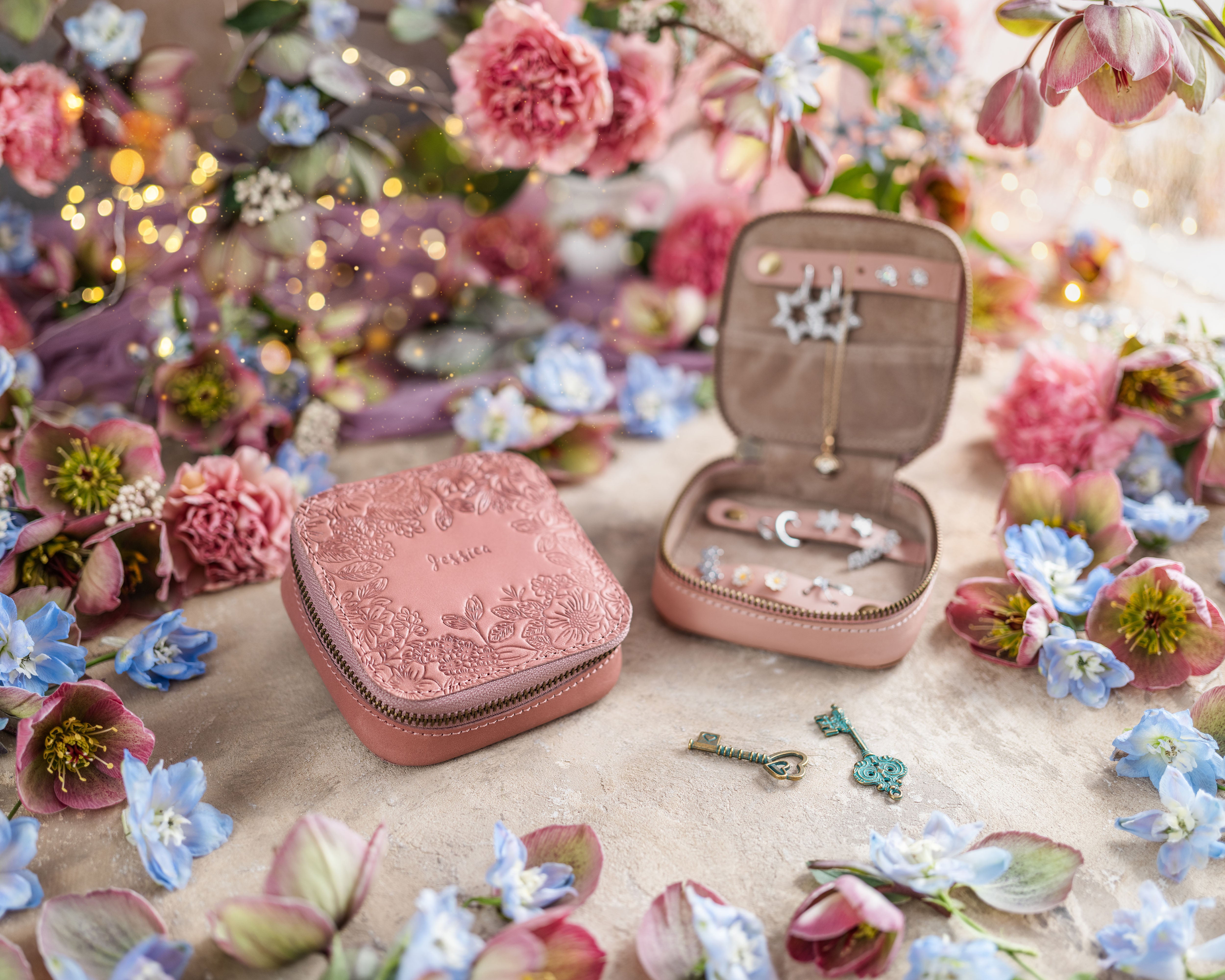 Personalized leather jewelry box
