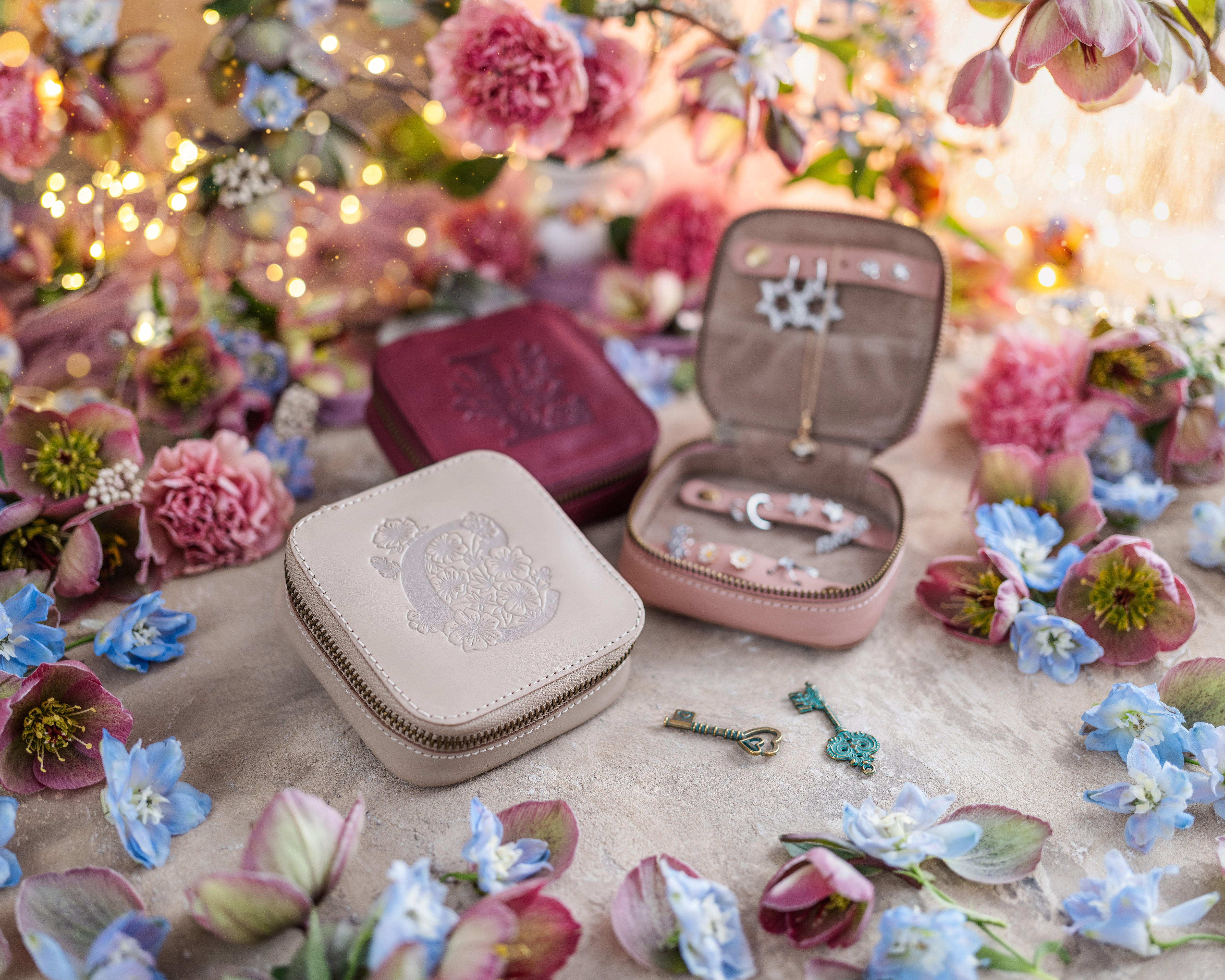 Personalized leather jewelry box