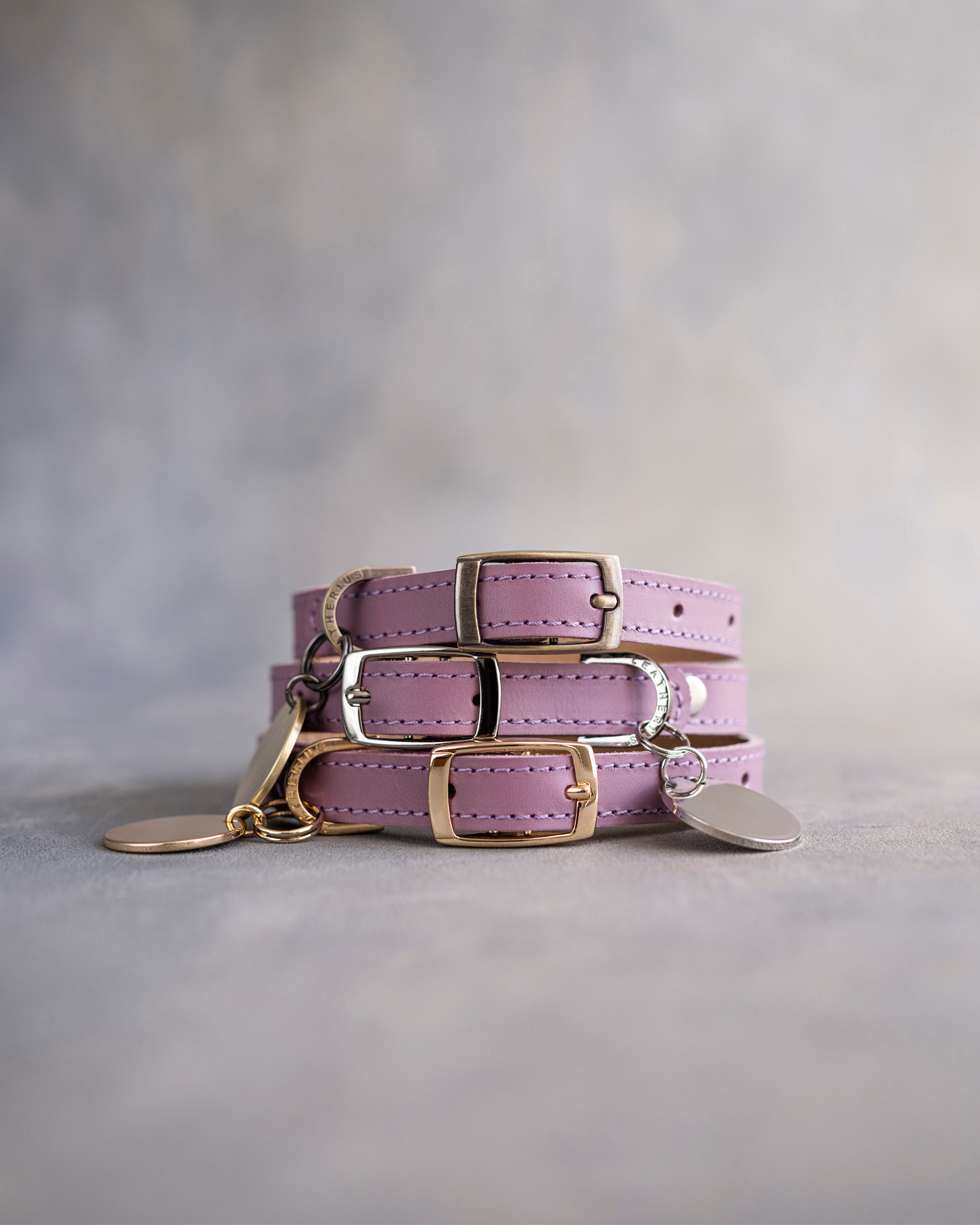 Dog Collar in Lilac leather with classy pin buckle