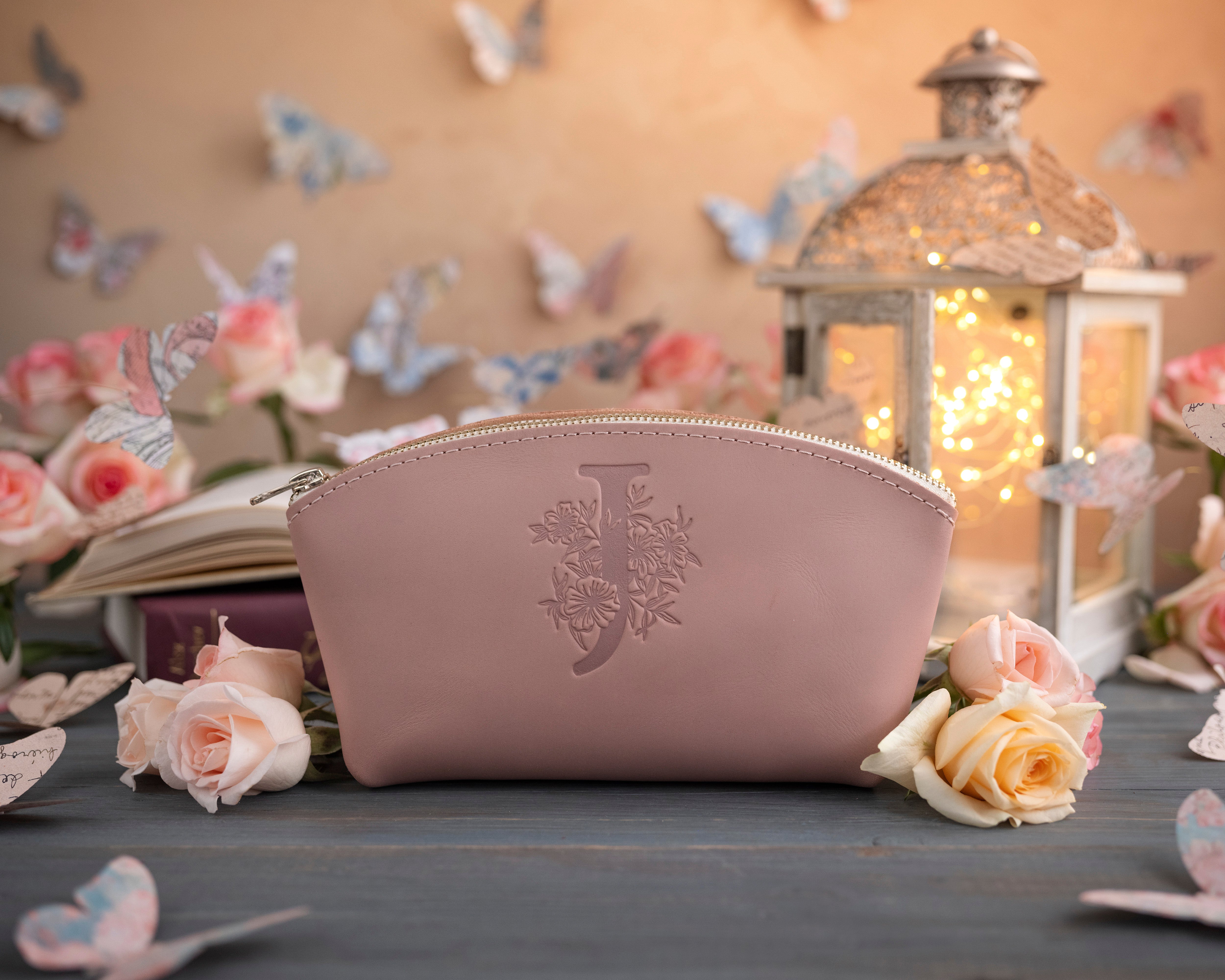 Personalized Leather Gifts: Perfect for Weddings & Anniversaries