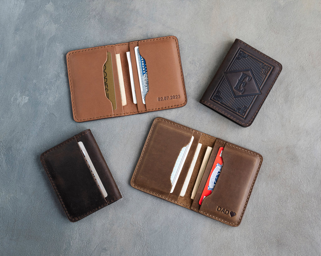 Initial card wallet