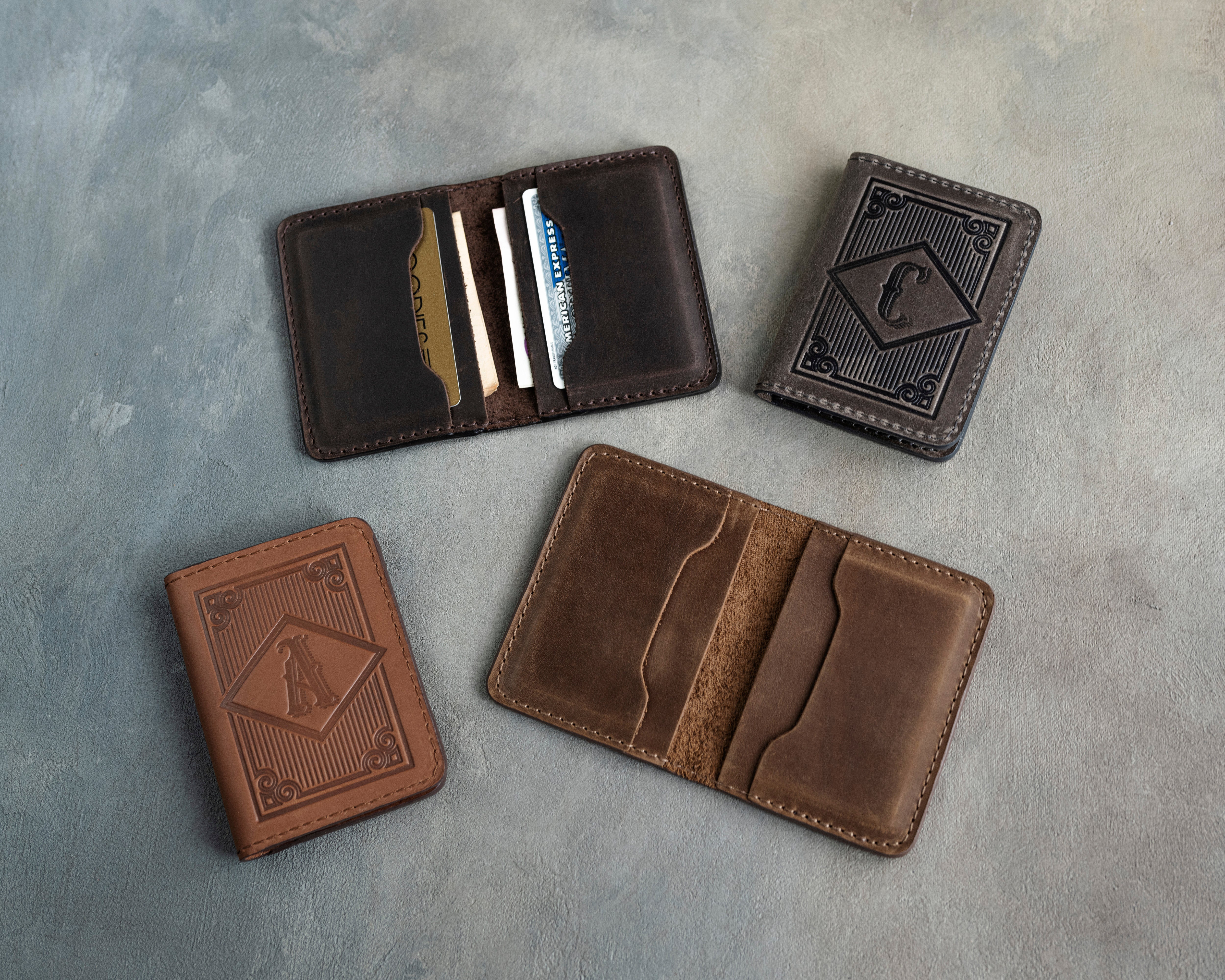 Initial card wallet