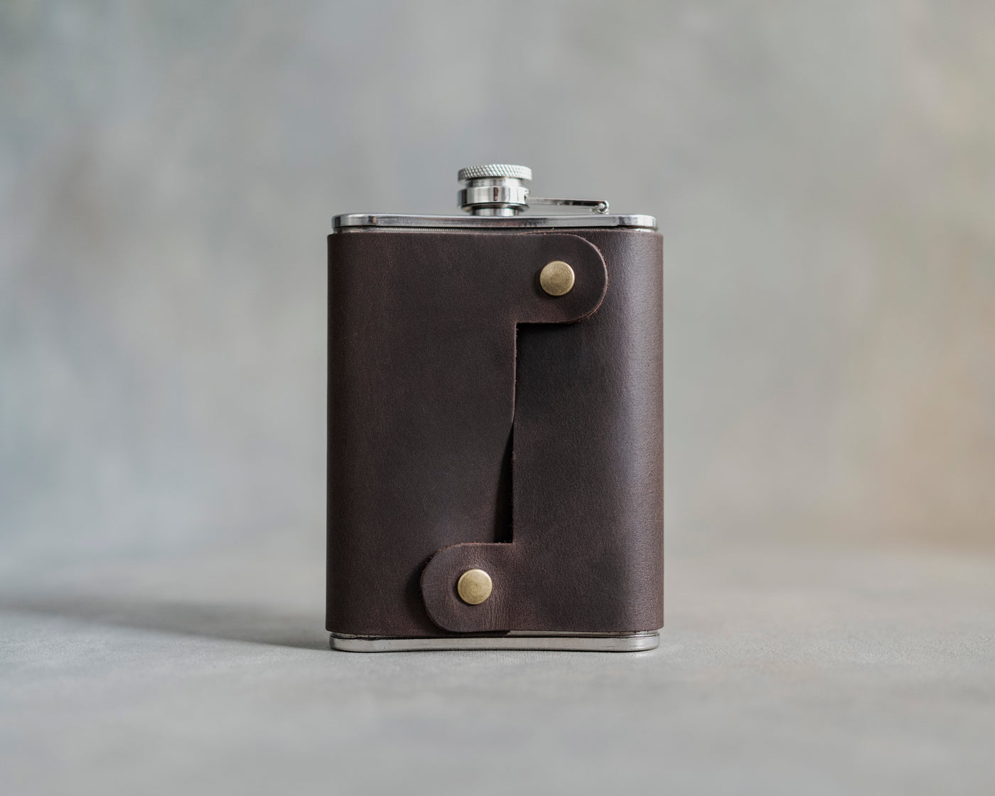 Personalized Leather Hip Flask - Groomsmen Gifts - Custom - Initials / Logo - Full Grain Leather