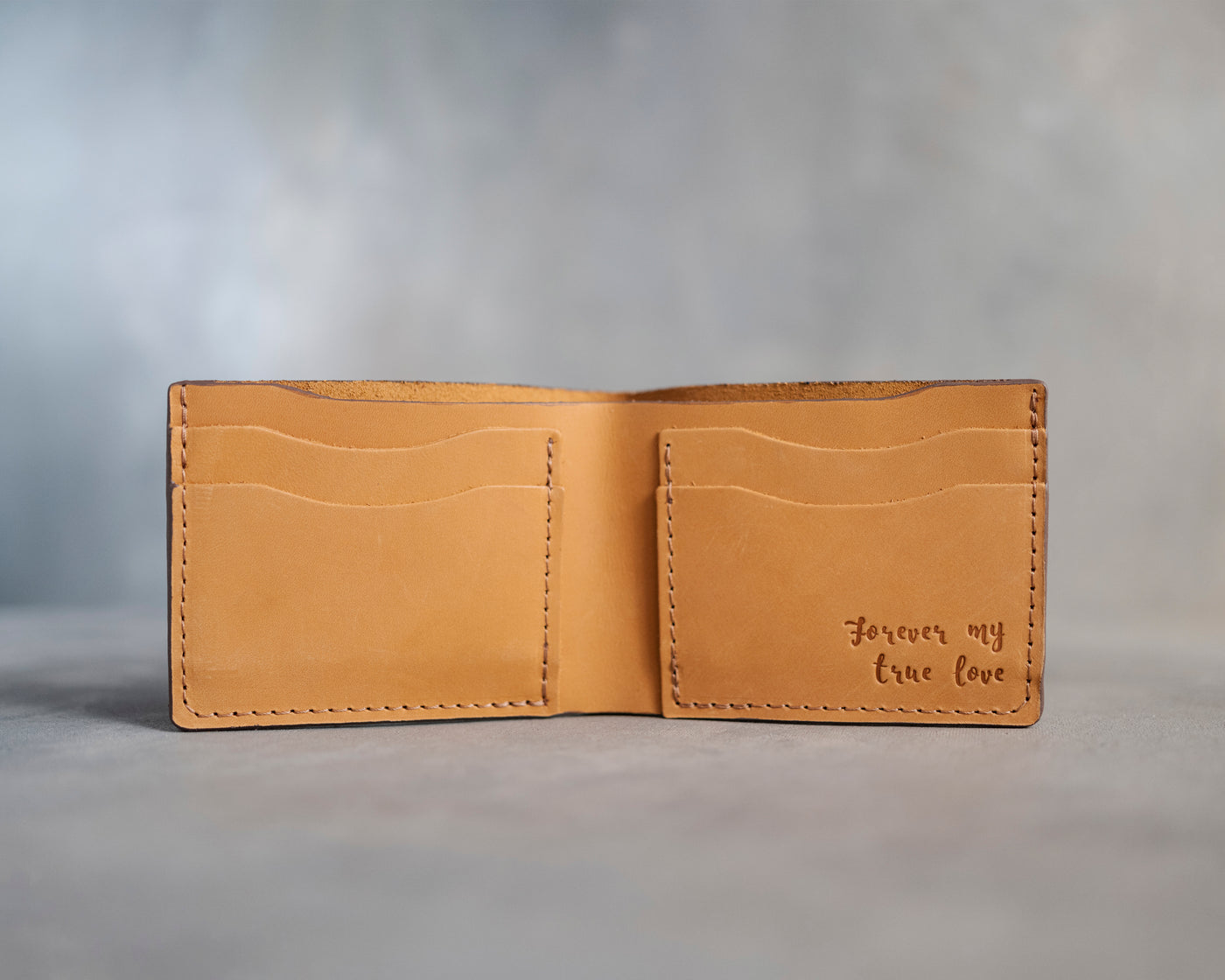 Personalized horizontal wallet