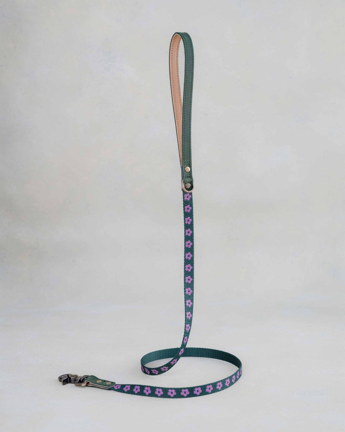 Thin 5/8 in webbing leash for small dogs, Lilac Posy design (lilac flowers on forest green)