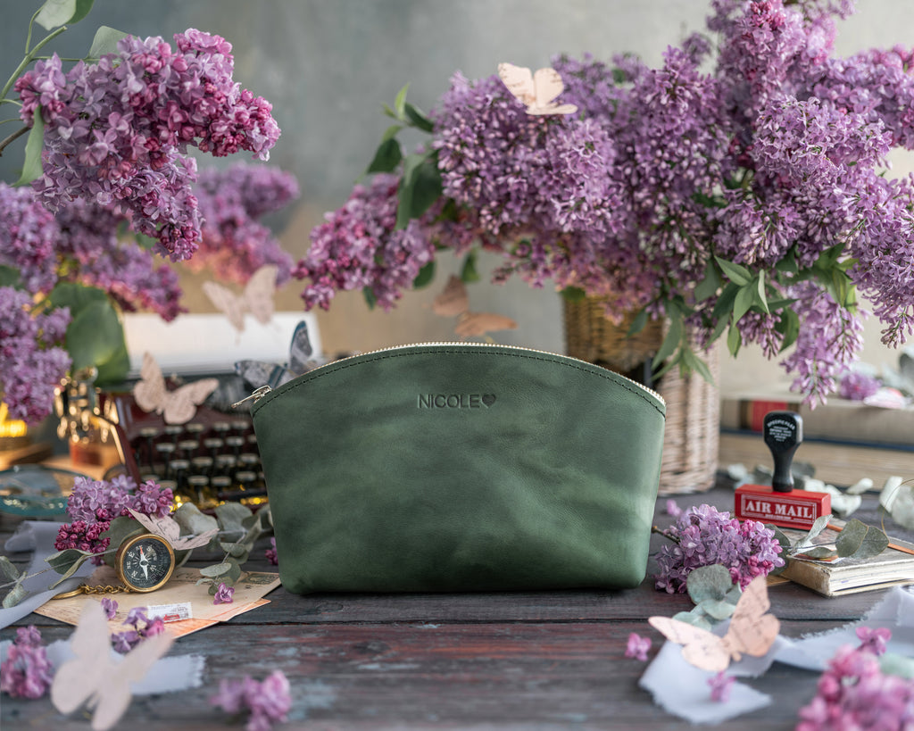Makeup Bag In Forest Green Leather