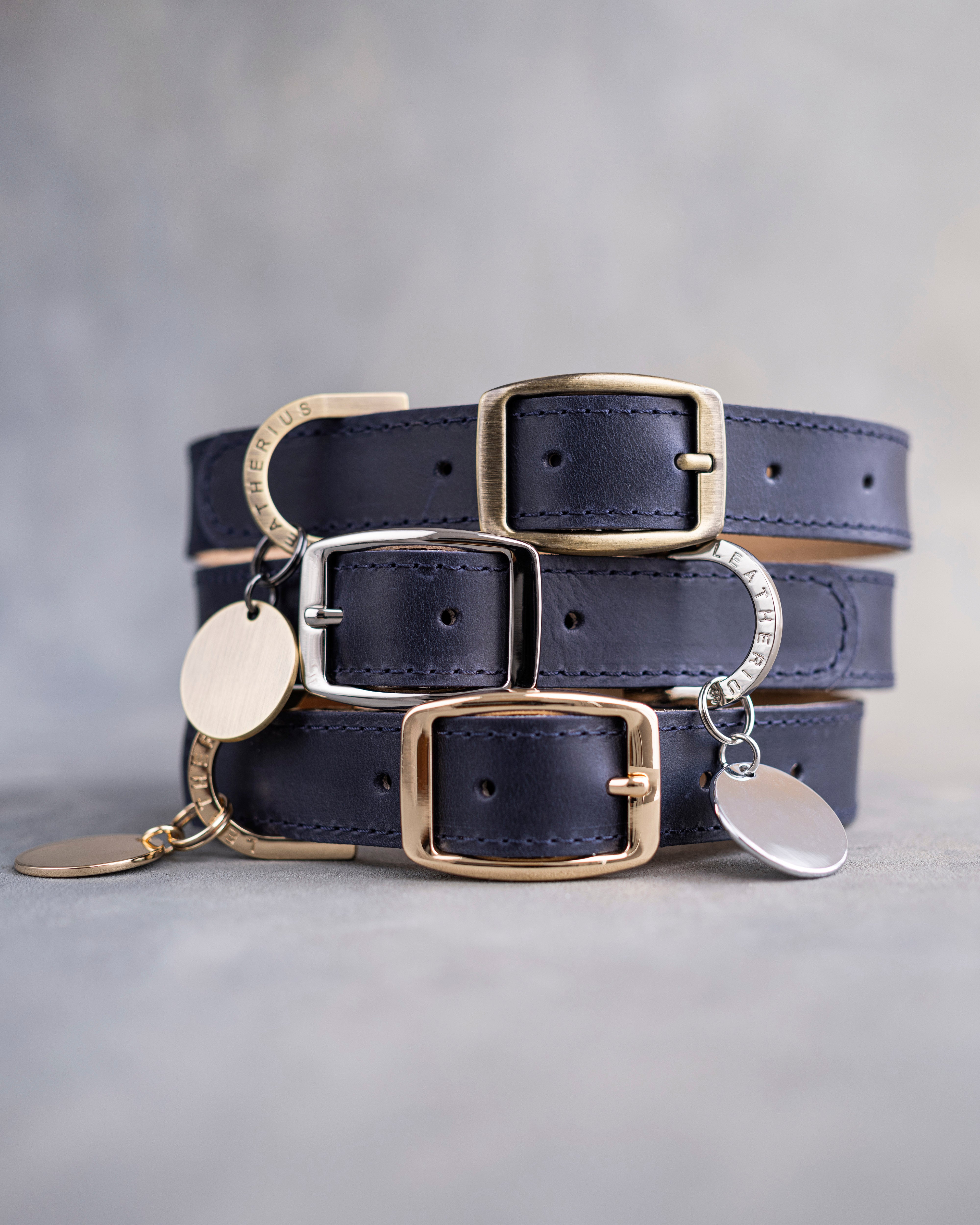 Dog Collar in Blueberry leather with classy pin buckle