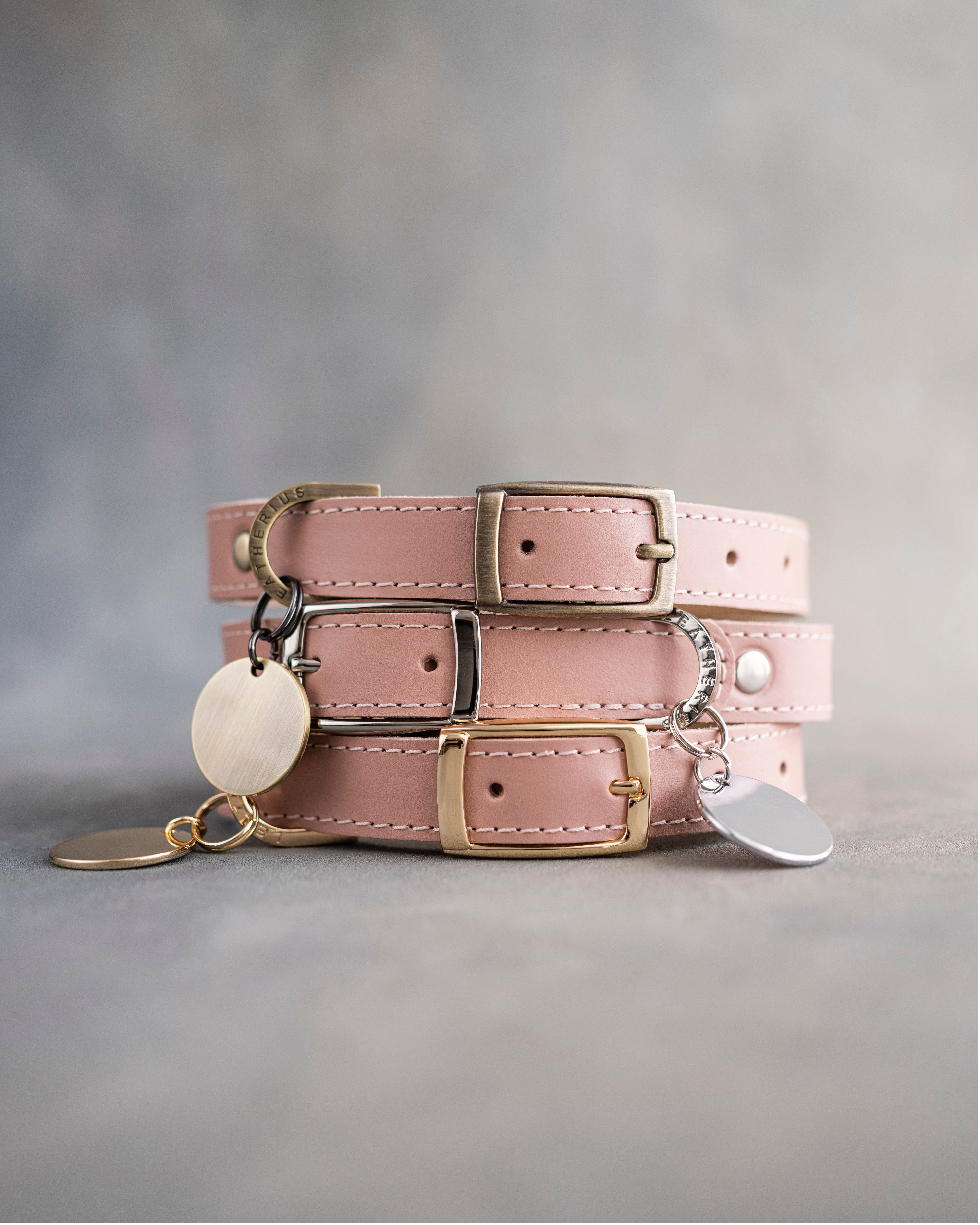 Dog Collar in Blush leather with classy pin buckle