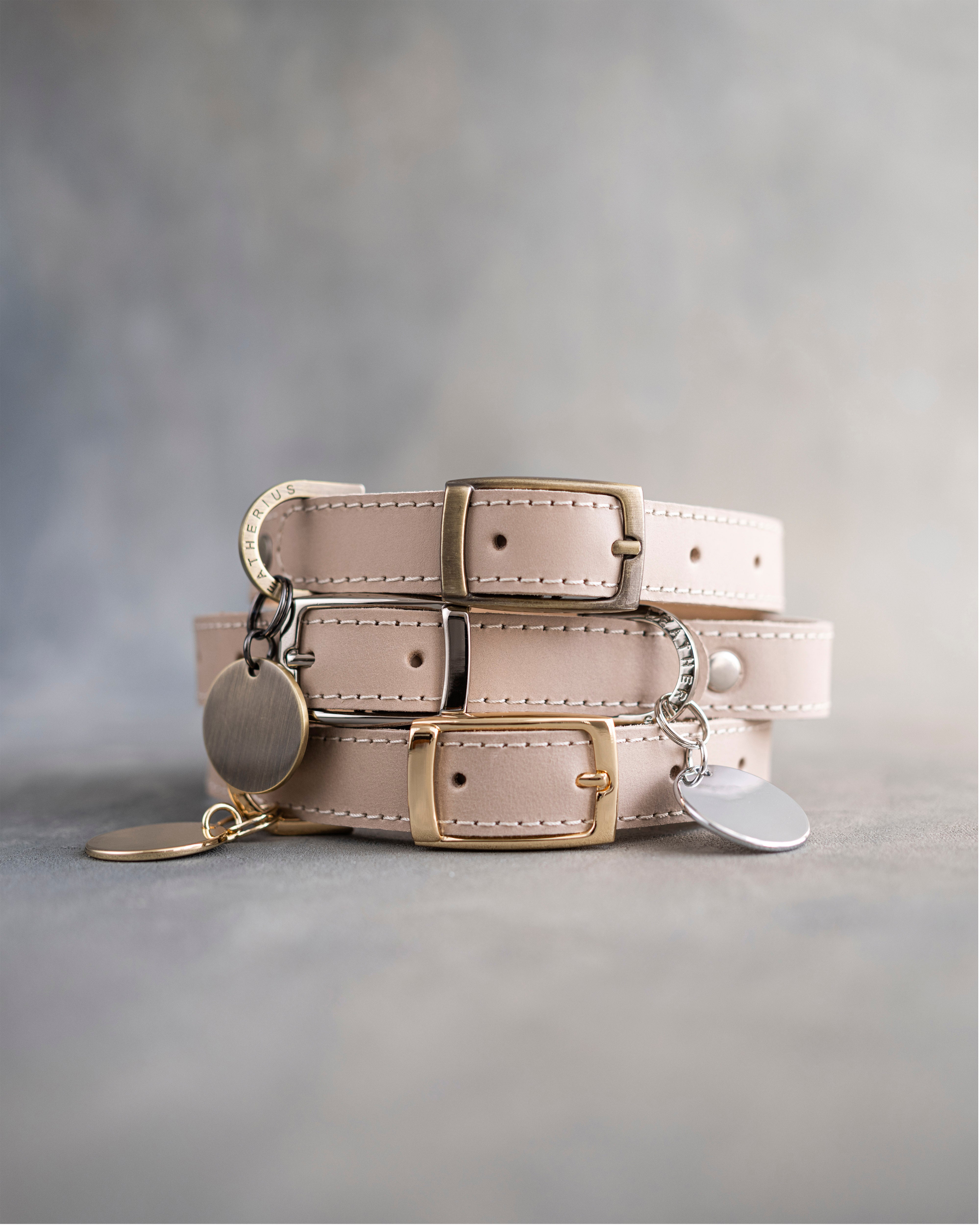 Dog Collar in Gray Sand leather with classy pin buckle