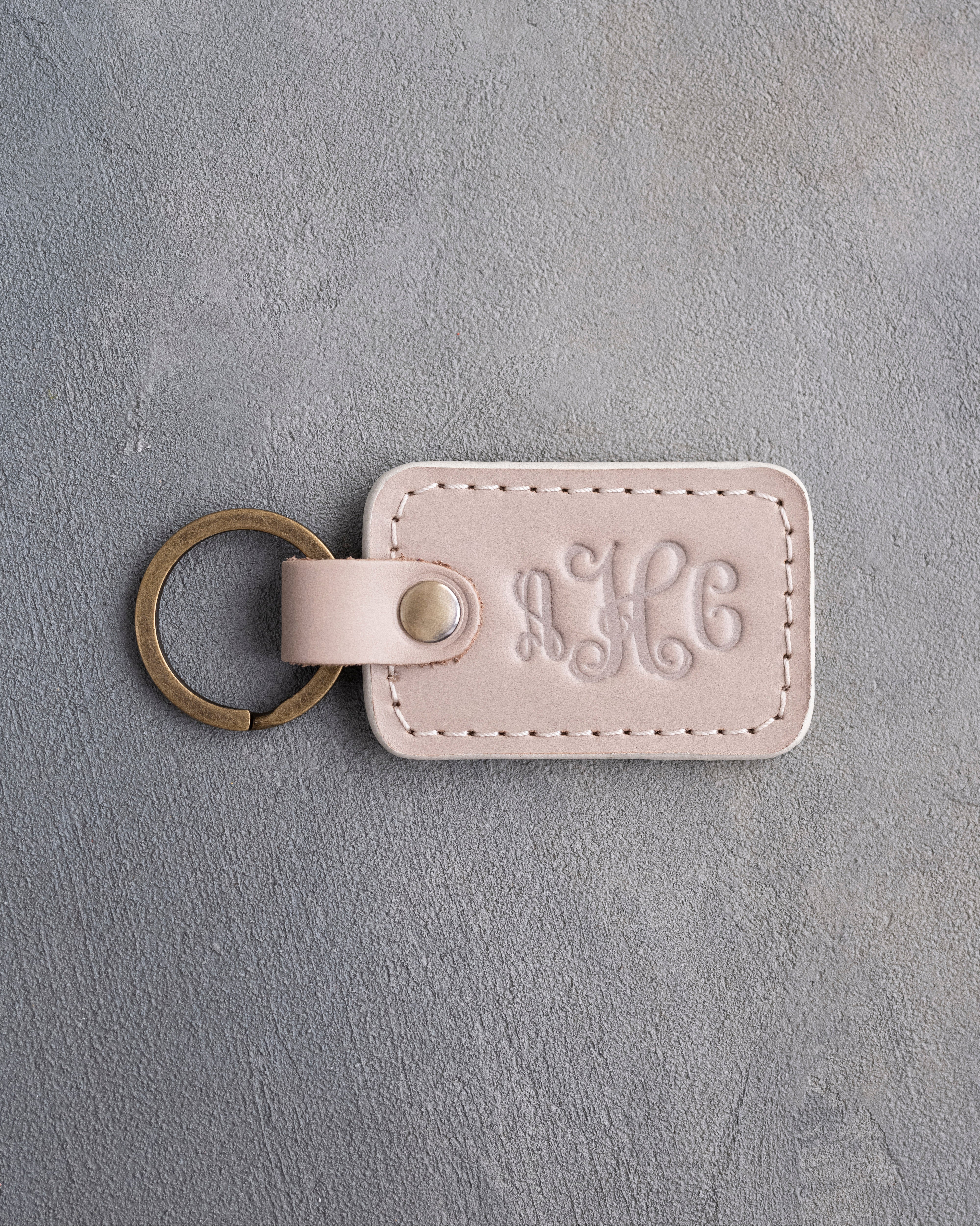 Vine Monogram Keychain in Gray Sand Leather
