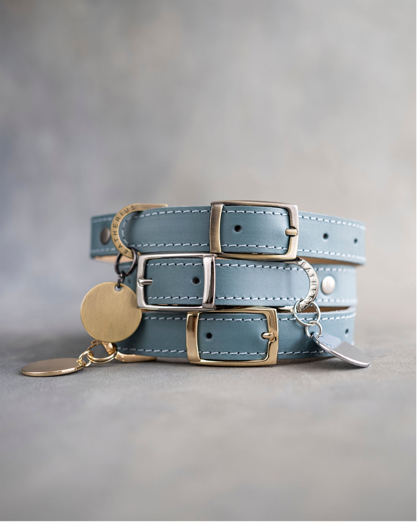 Dog Collar in Turquoise leather with classy pin buckle