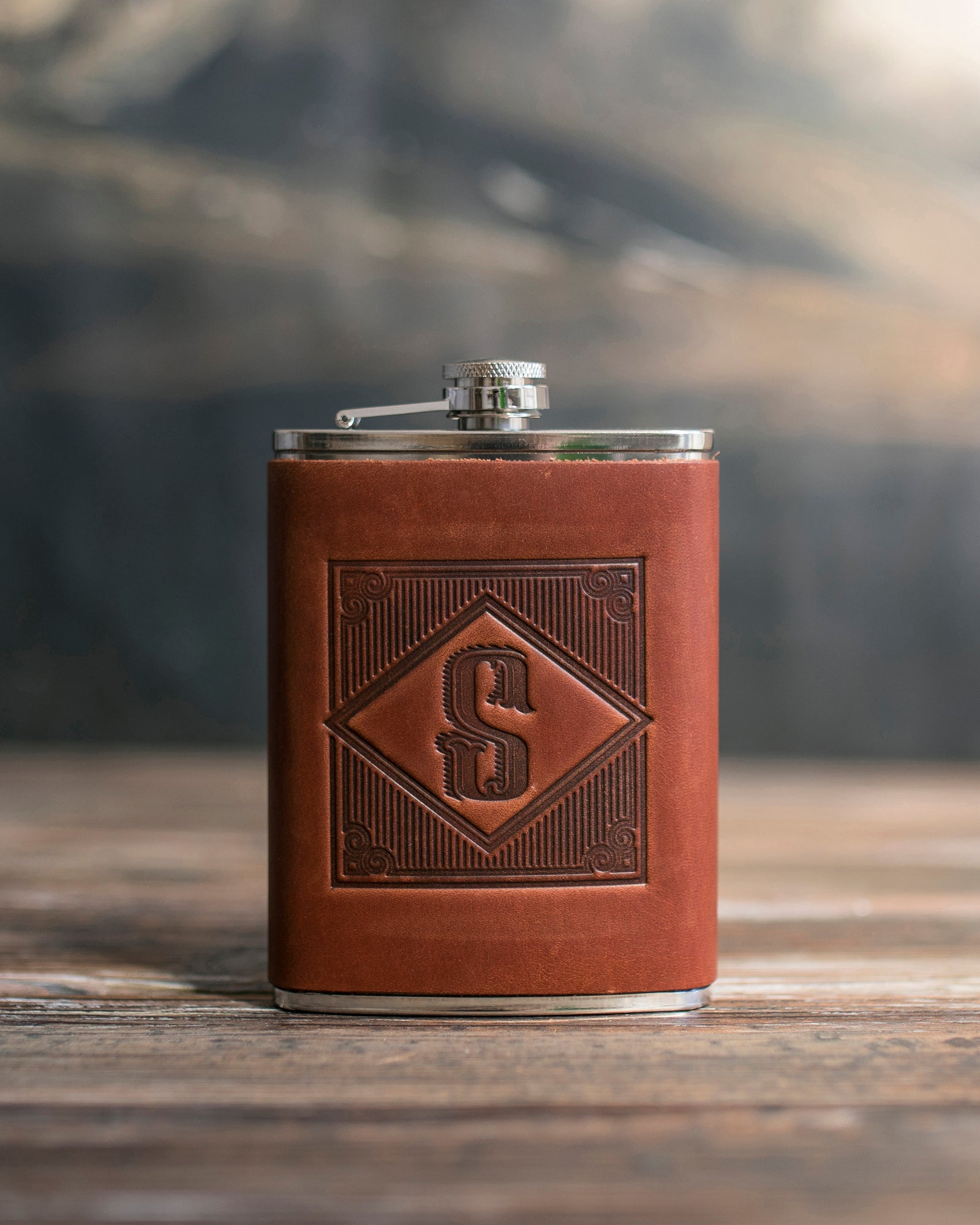 Initial hip flask