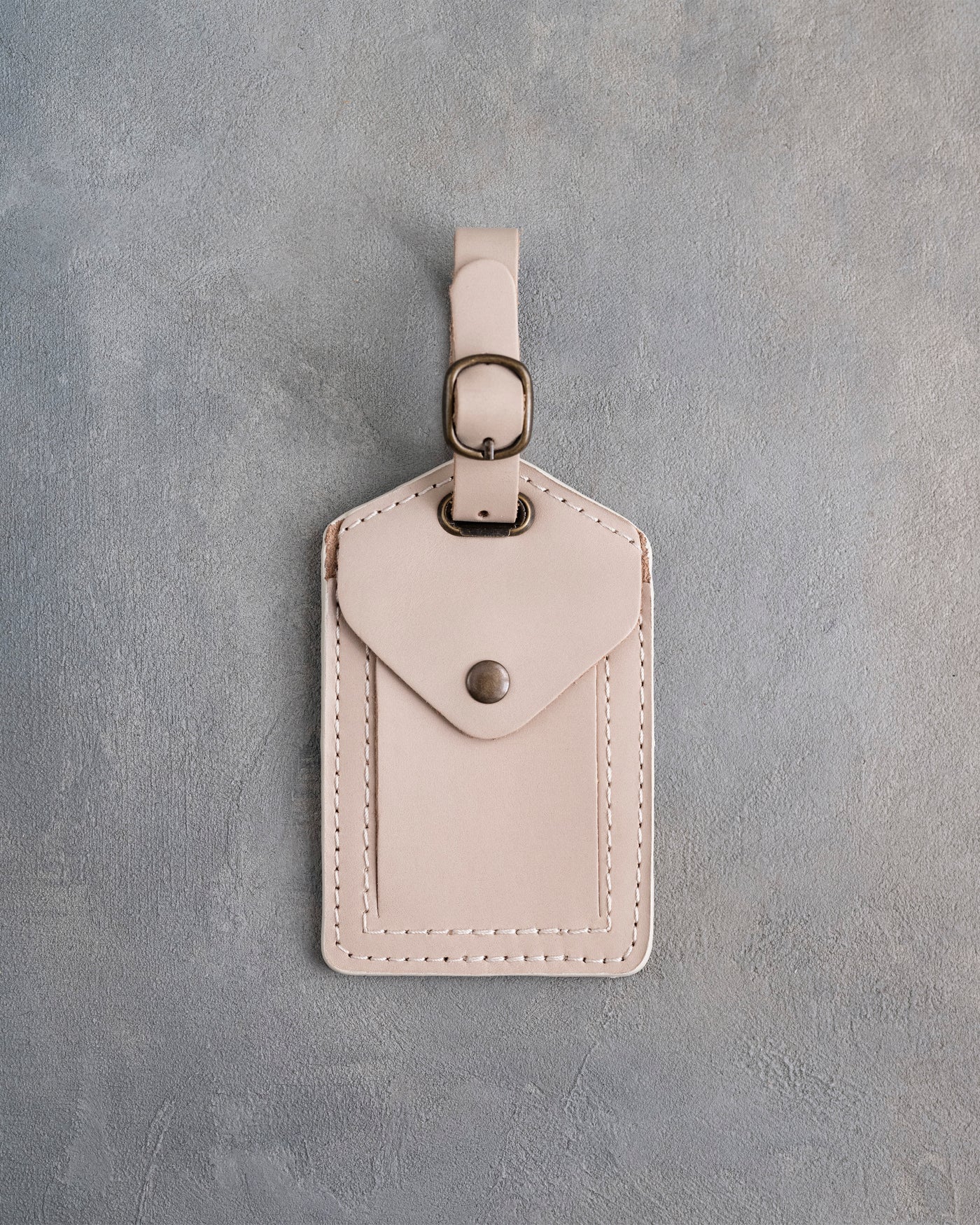 Vine Monogram Luggage Tag in Gray Sand Leather